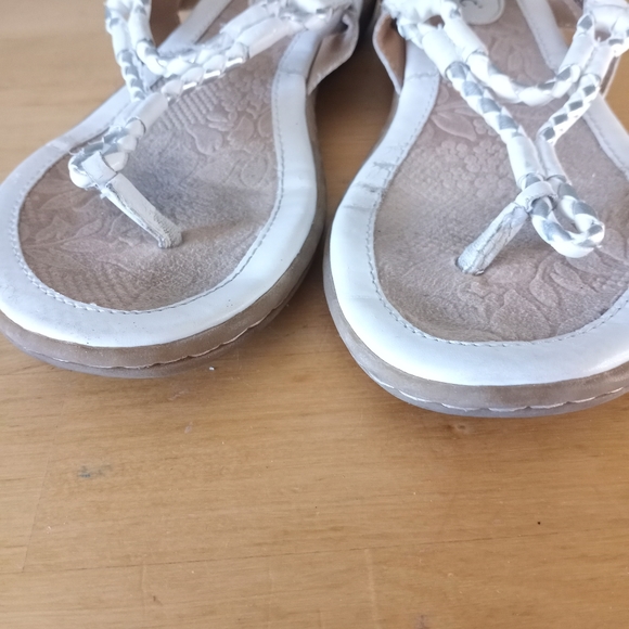 B.O.C Born White Breaded Toe Slingback Sandals Sz 8 - Picture 6 of 8